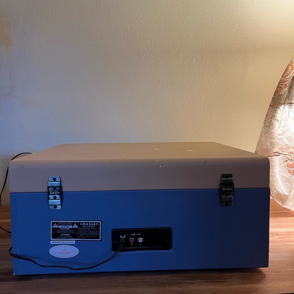 Crosley Tan and Black Vinyl Player - Picture 6 of 6